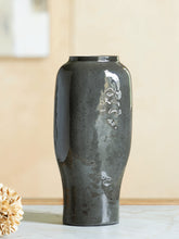 A2Z Furniture - Ashley Furniture - Kierlain Vase - Vase / Gray/Black - A2000808