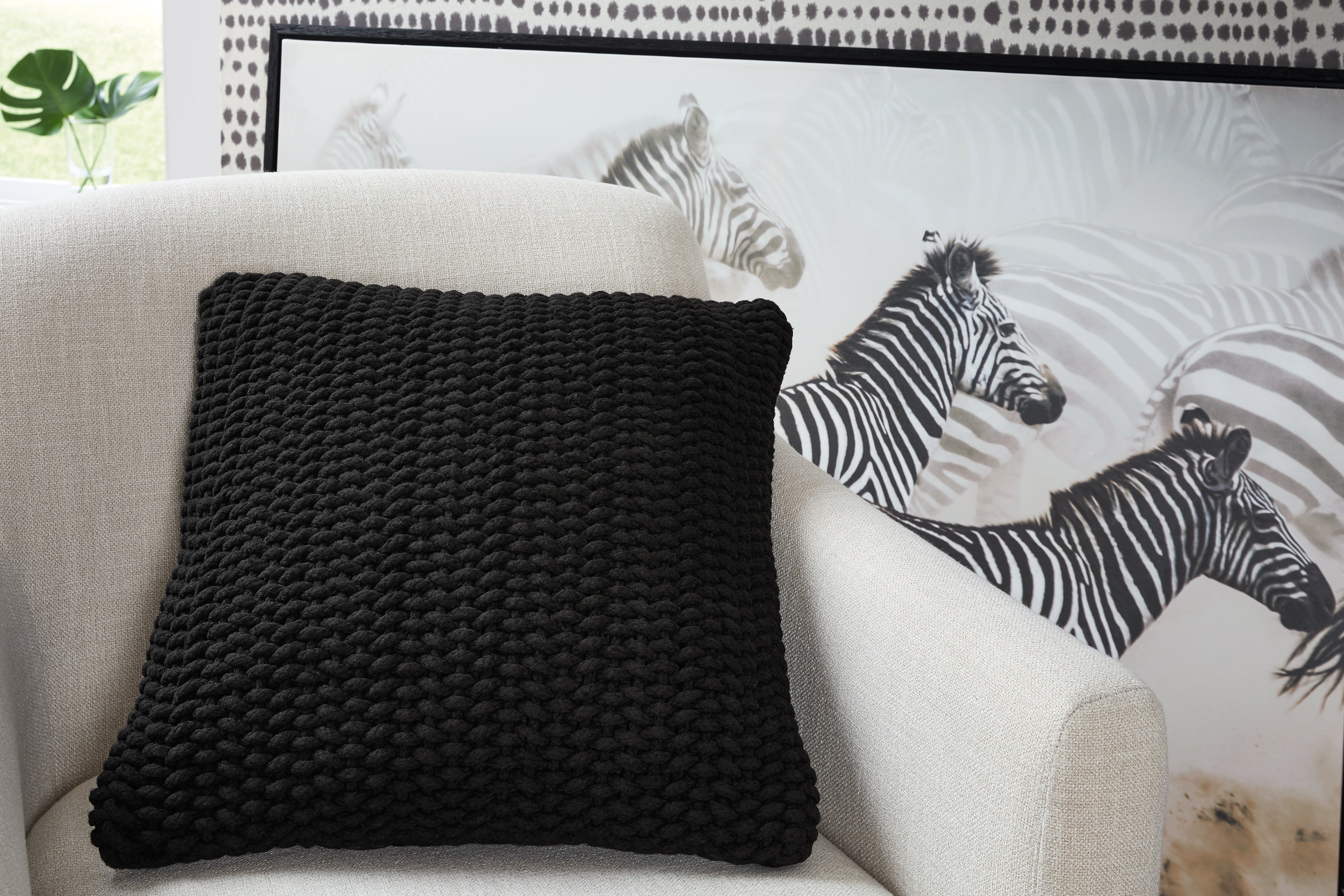 A2Z Furniture - Ashley Furniture - Renemore Pillows - Pillow / Black - A1000475P