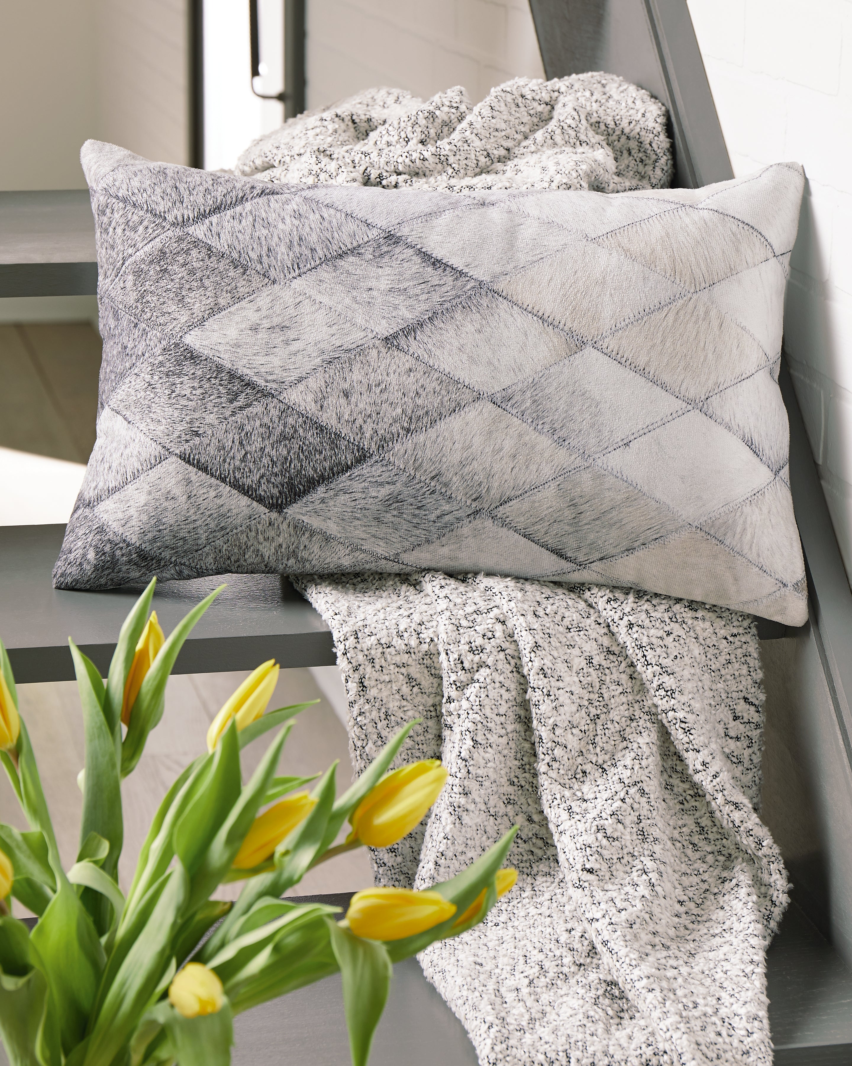 A2Z Furniture - Ashley Furniture - Pacrich Pillows - Pillow (4/CS) / Gray/Brown - A1000930