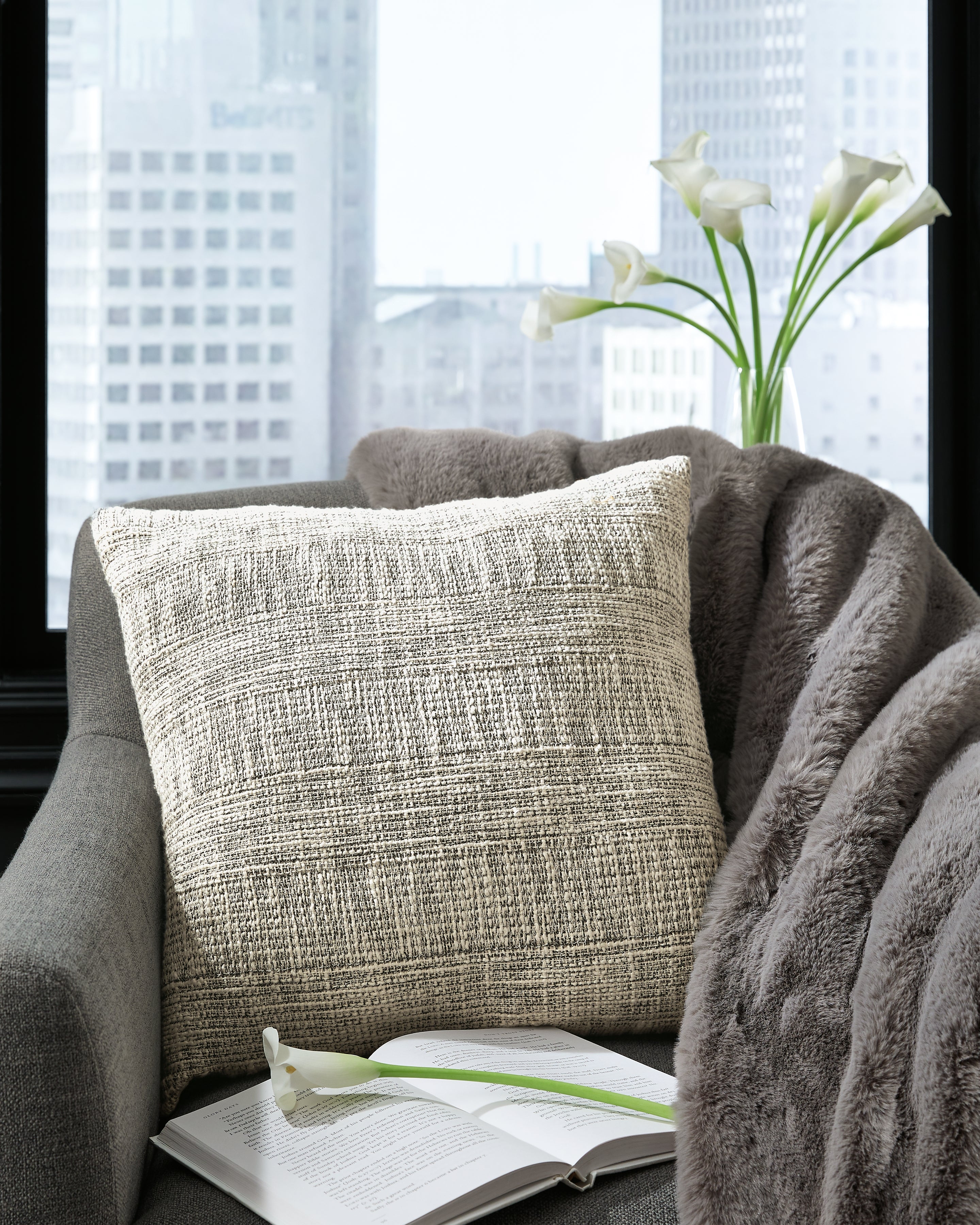 A2Z Furniture - Ashley Furniture - Carddon Pillows - Pillow / Black/White - A1000960P