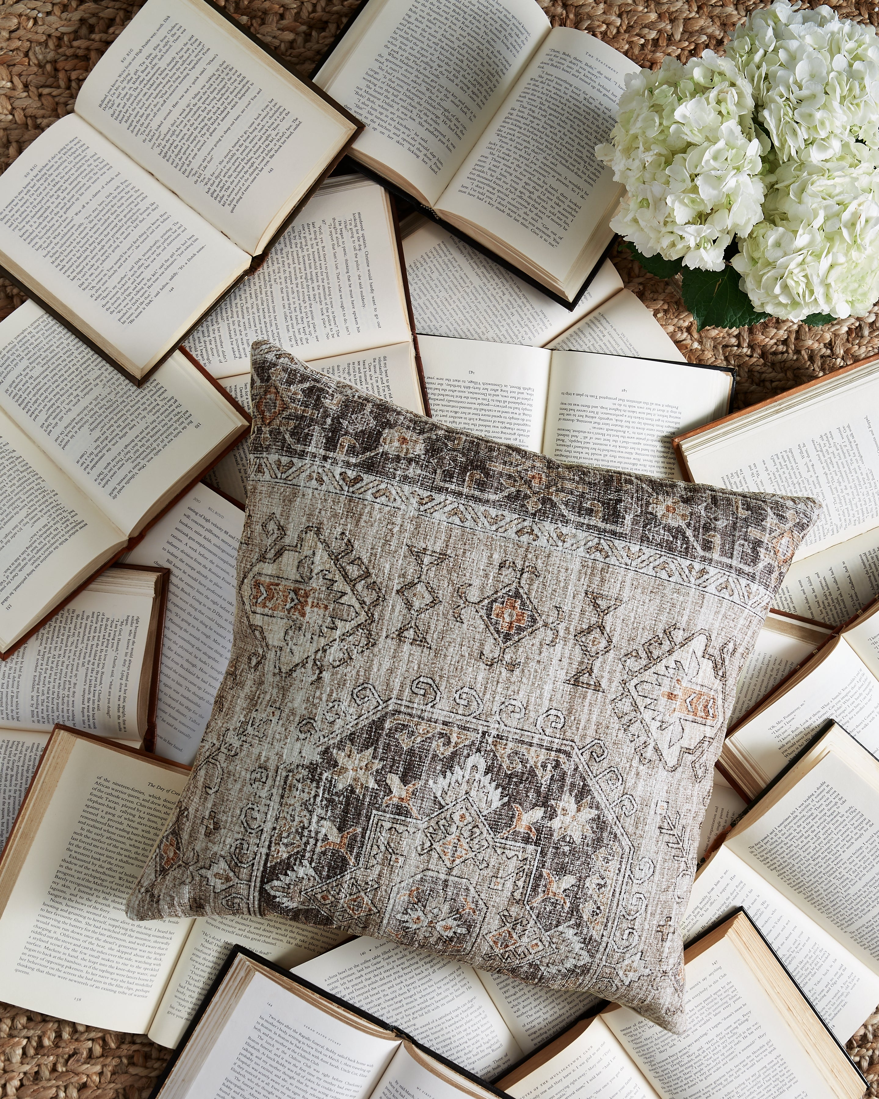 A2Z Furniture - Ashley Furniture - Roseridge Pillows - Pillow / Brown/Black/Cream - A1000972P