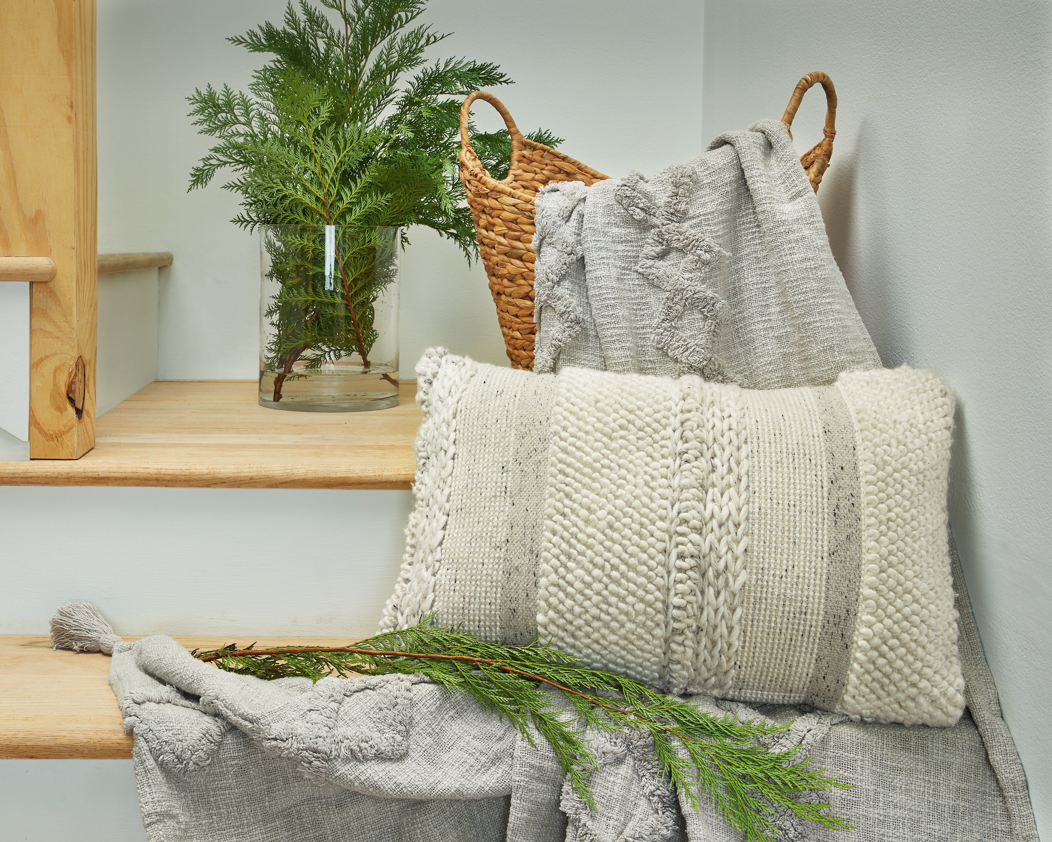 A2Z Furniture - Ashley Furniture - Standon Pillows - Pillow / Gray/White - A1001005P