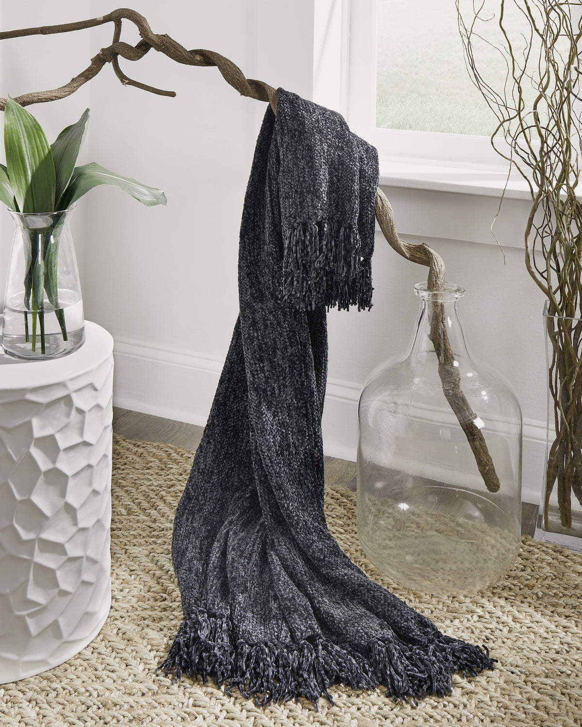 A2Z Furniture - Ashley Furniture - Tamish Throw (Set of 3) - Throw (3/CS) / Black - A1001027