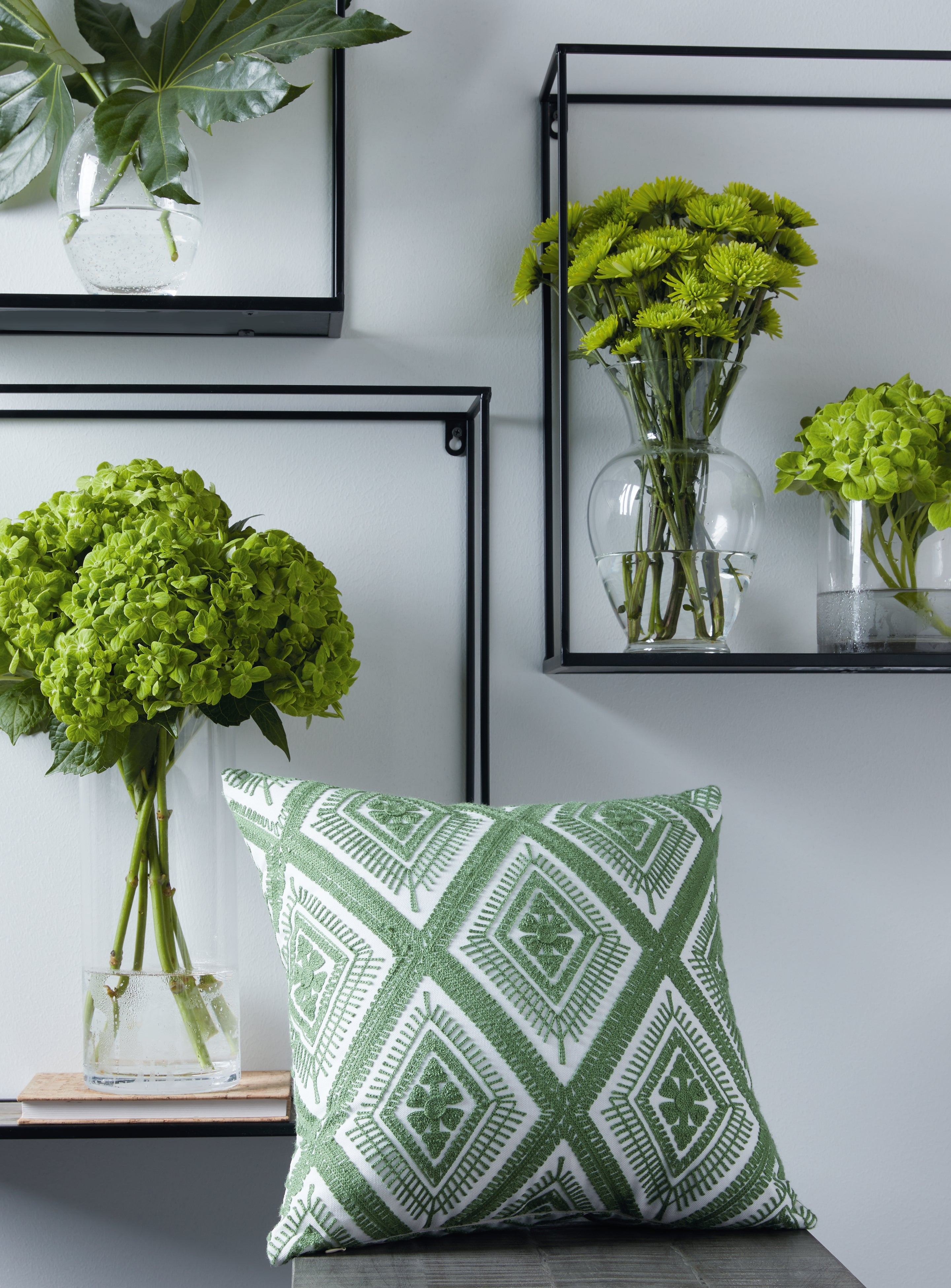 A2Z Furniture - Ashley Furniture - Bellvale Pillows - Pillow / Green/White - A1001028P