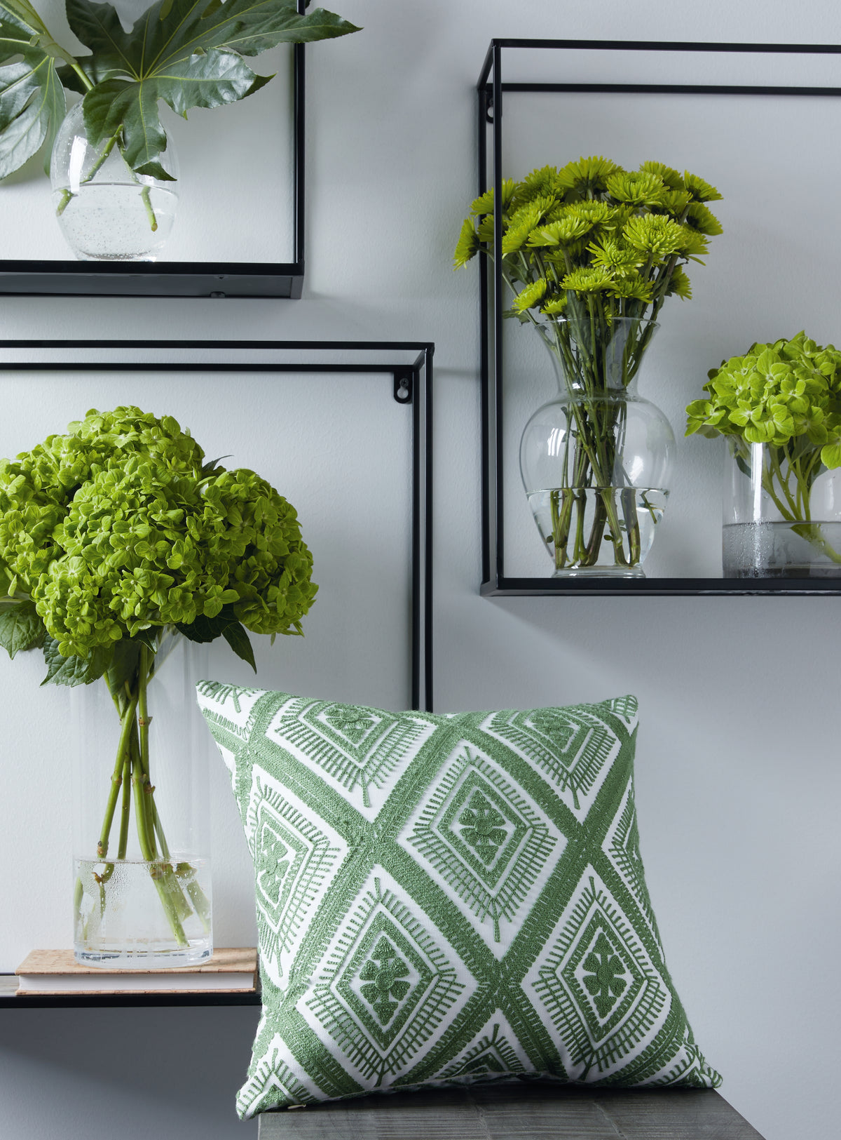 A2Z Furniture - Ashley Furniture - Bellvale Pillows - Pillow / Green/White - A1001028P
