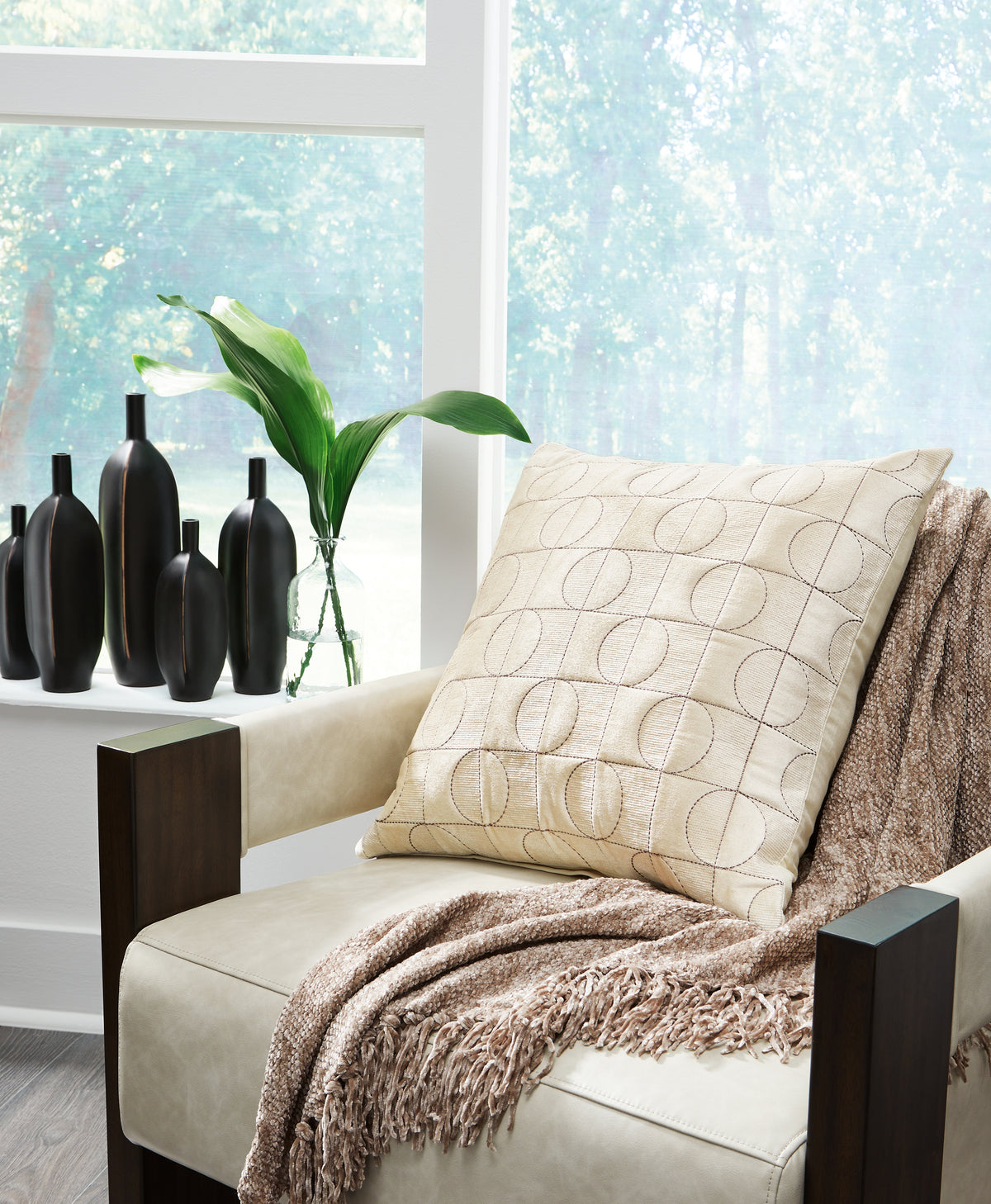 A2Z Furniture - Ashley Furniture - Kydner Pillows - Pillow (4/CS) / Black/Silver - A1001108