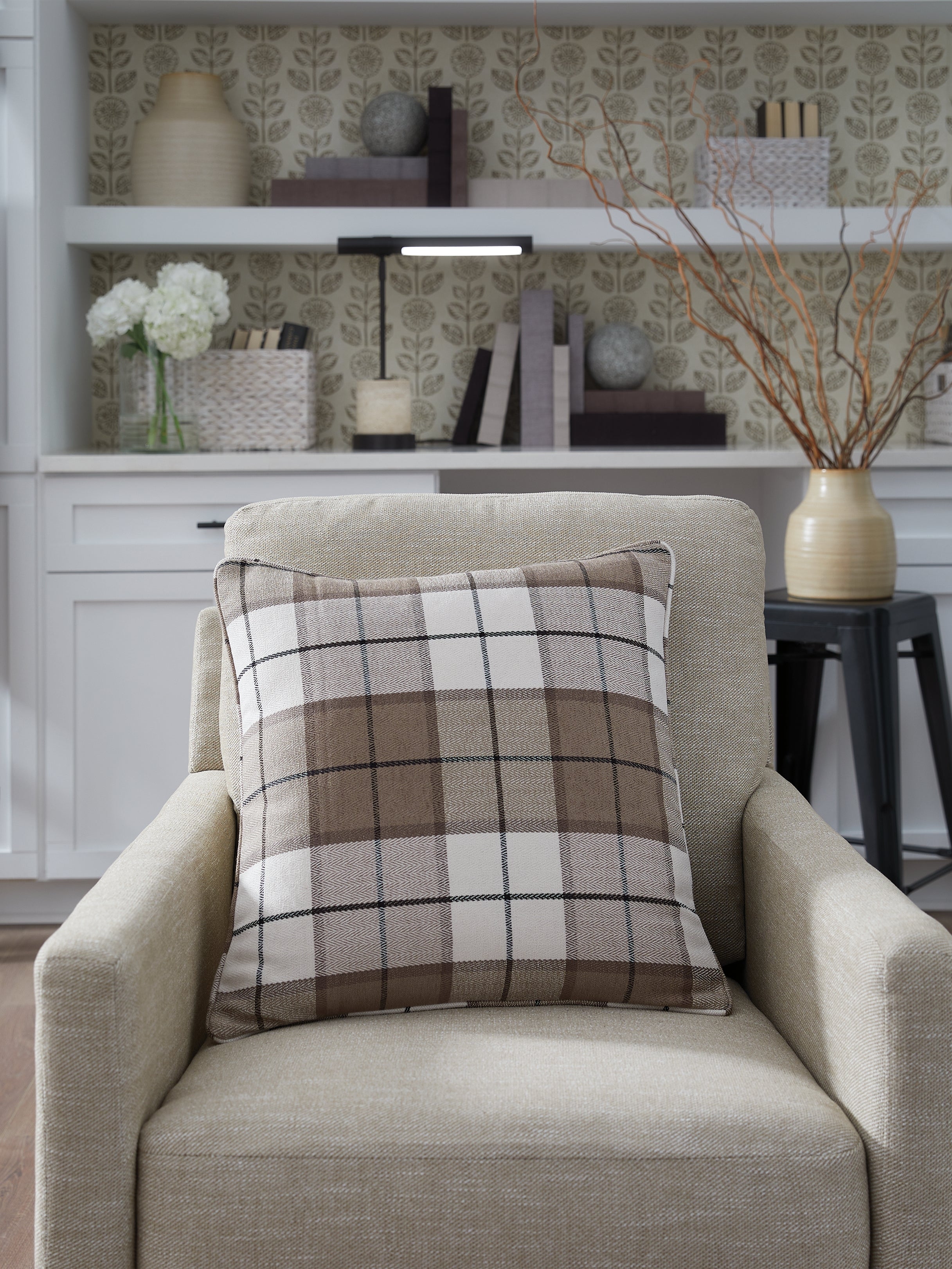 A2Z Furniture - Ashley Furniture - Godricton Pillows - Pillow (4/CS) / Brown/Black/Cream - A1001103