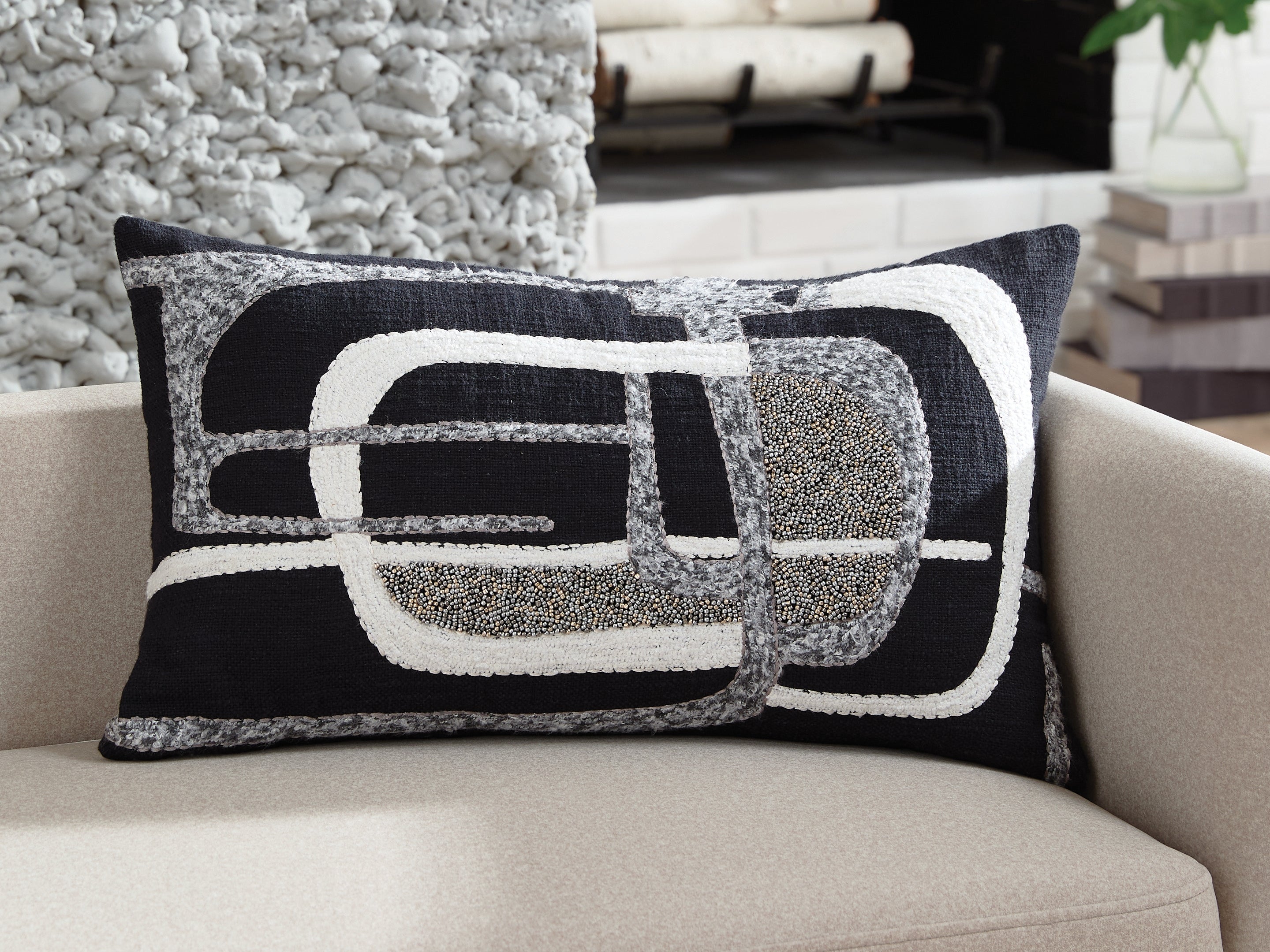 A2Z Furniture - Ashley Furniture - Gavrileigh Pillows - Pillow (4/CS) / Black/Gray/Ivory - A1001113