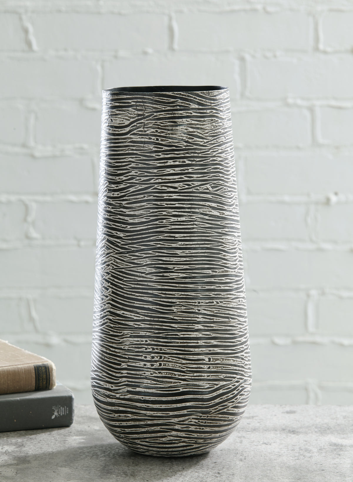 A2Z Furniture - Ashley Furniture - Fynn Vase - Vase / Antique Gray - A2000515