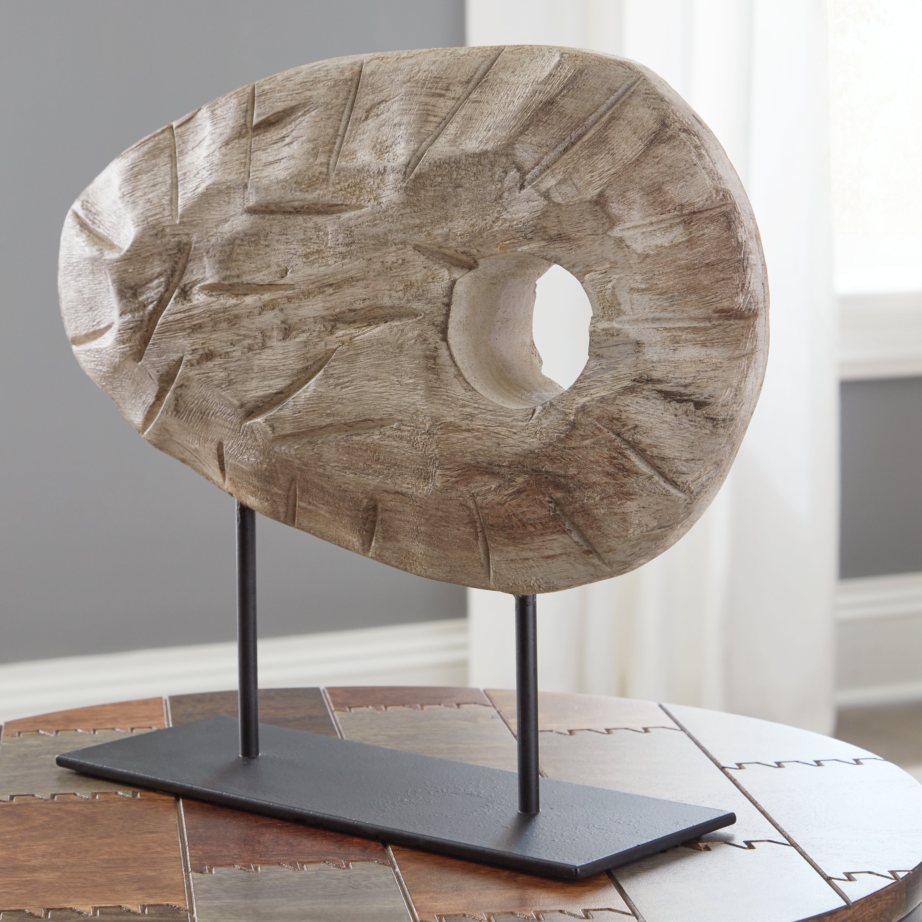 A2Z Furniture - Ashley Furniture - Dashburn Sculpture - Sculpture / Antique White/Black - A2000561