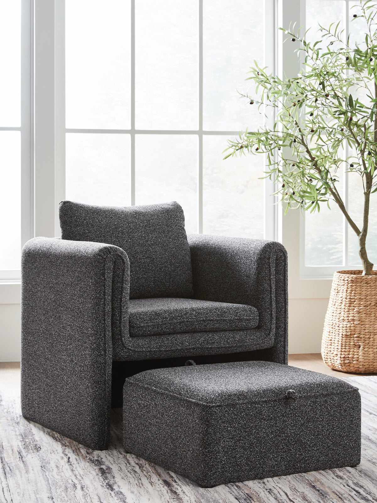 A2Z Furniture - Ashley Furniture - Vreni Accent Chair - Accent Chair / Charcoal/Black - A3000754