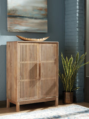 A2Z Furniture - Ashley Furniture - Pellamour Bar Cabinet - Bar Cabinet / Natural Brown - A4000698