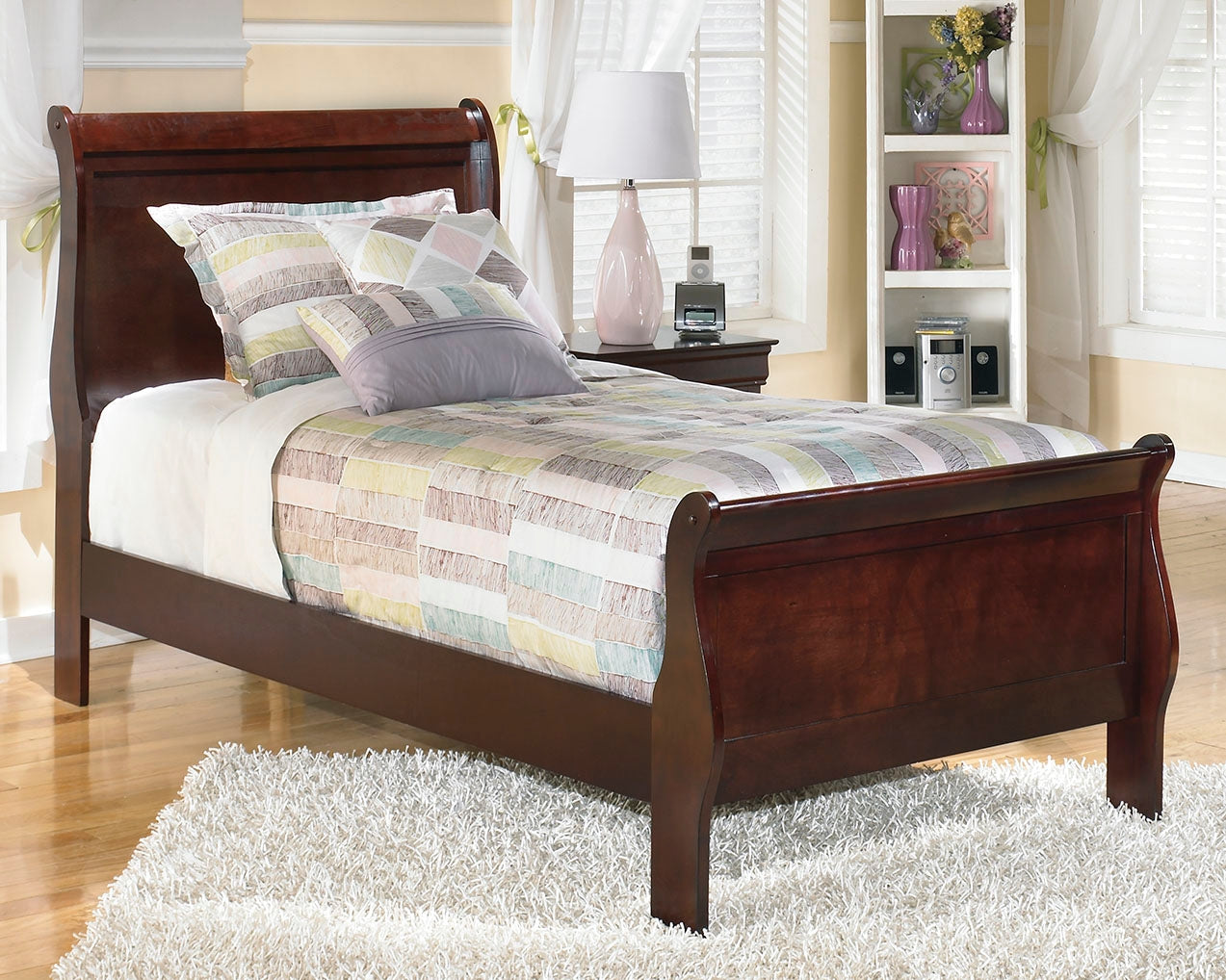 A2Z Furniture - Ashley Furniture - Alisdair Bedroom - Twin Sleigh Bed / Reddish Brown - B376B5