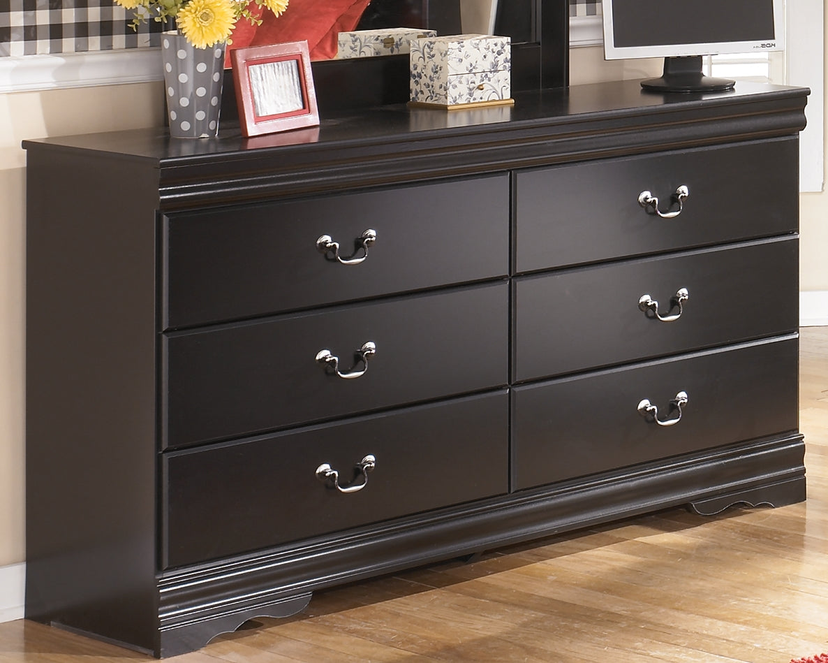 A2Z Furniture - Ashley Furniture - Huey Vineyard Bedroom - Six Drawer Dresser / Black - B128-31