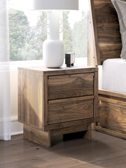 A2Z Furniture - Ashley Furniture - Chirason Bedroom - Queen Panel Bed / Brown - PCB3367B2