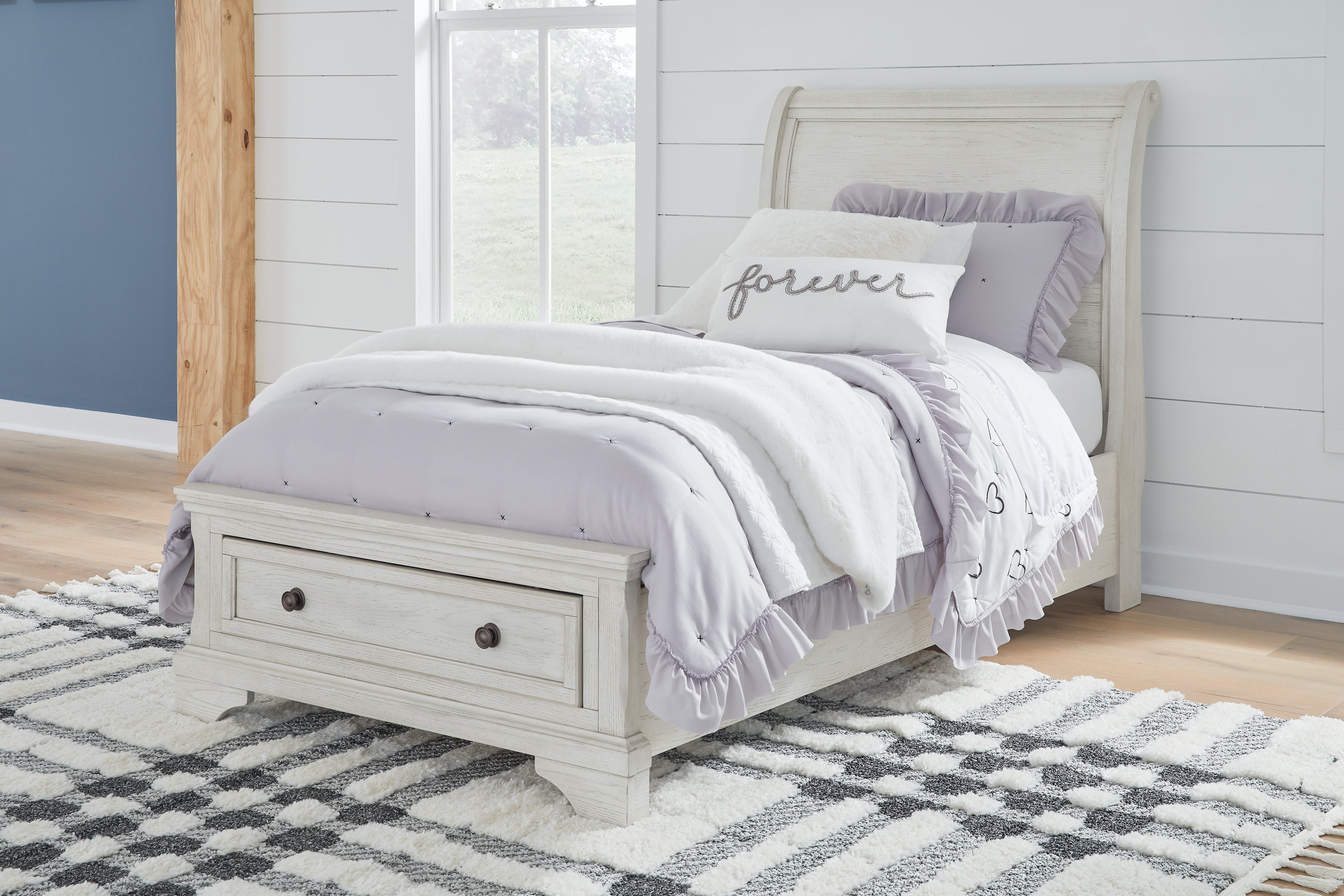 A2Z Furniture - Ashley Furniture - Robbinsdale Bedroom - Twin Sleigh Storage Bed / Antique White - B742B12