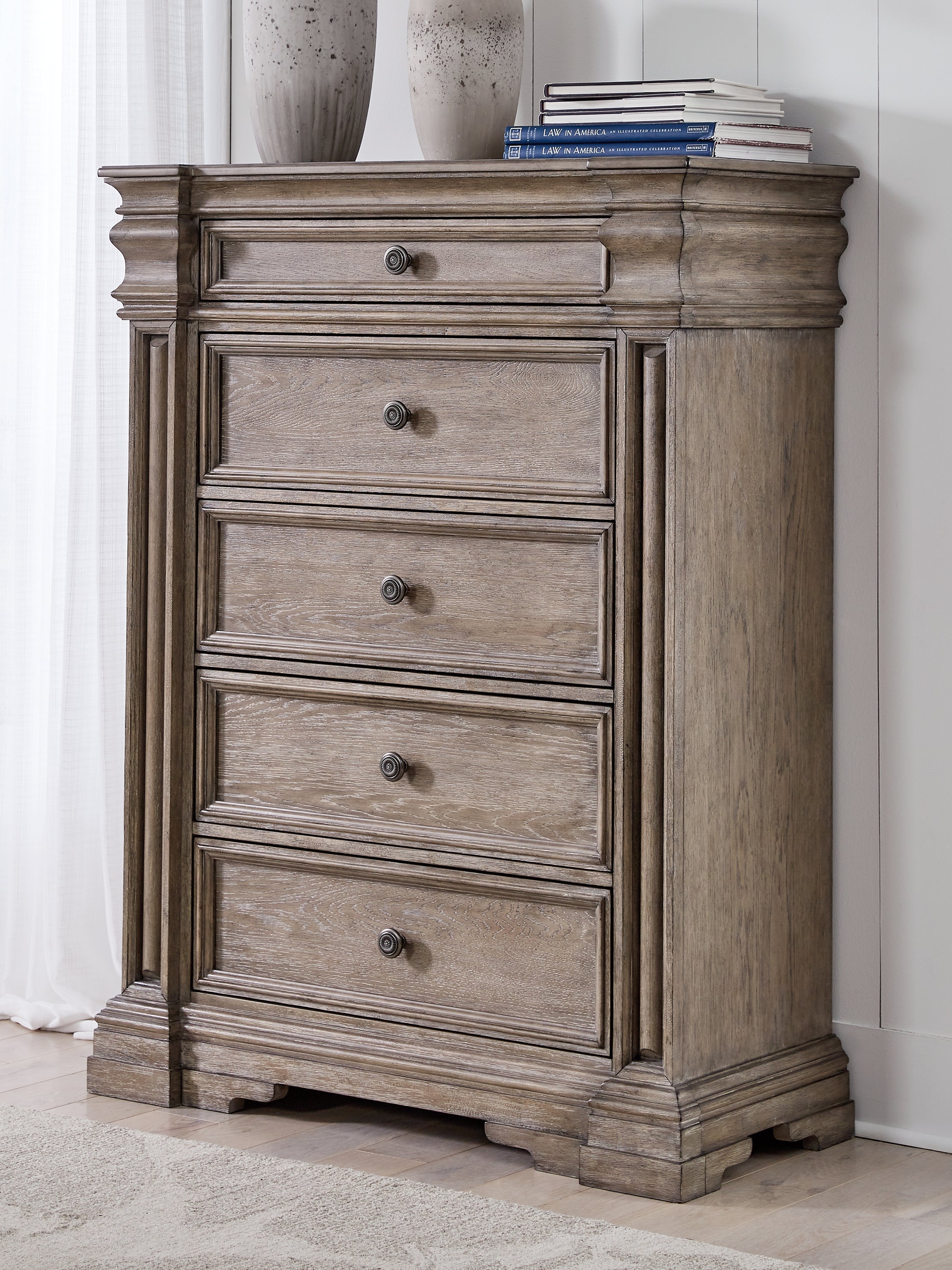 A2Z Furniture - Ashley Furniture - Blairhurst Bedroom - Five Drawer Chest / Light Grayish Brown - B916-46