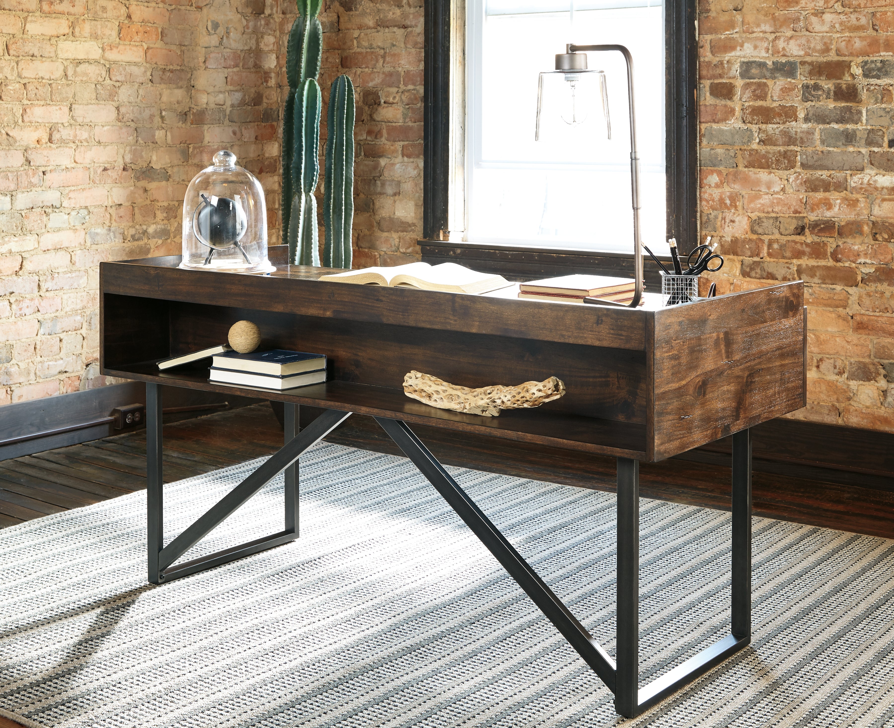 A2Z Furniture - Ashley Furniture - Starmore Office Desk - Home Office Desk / Brown - H633-27