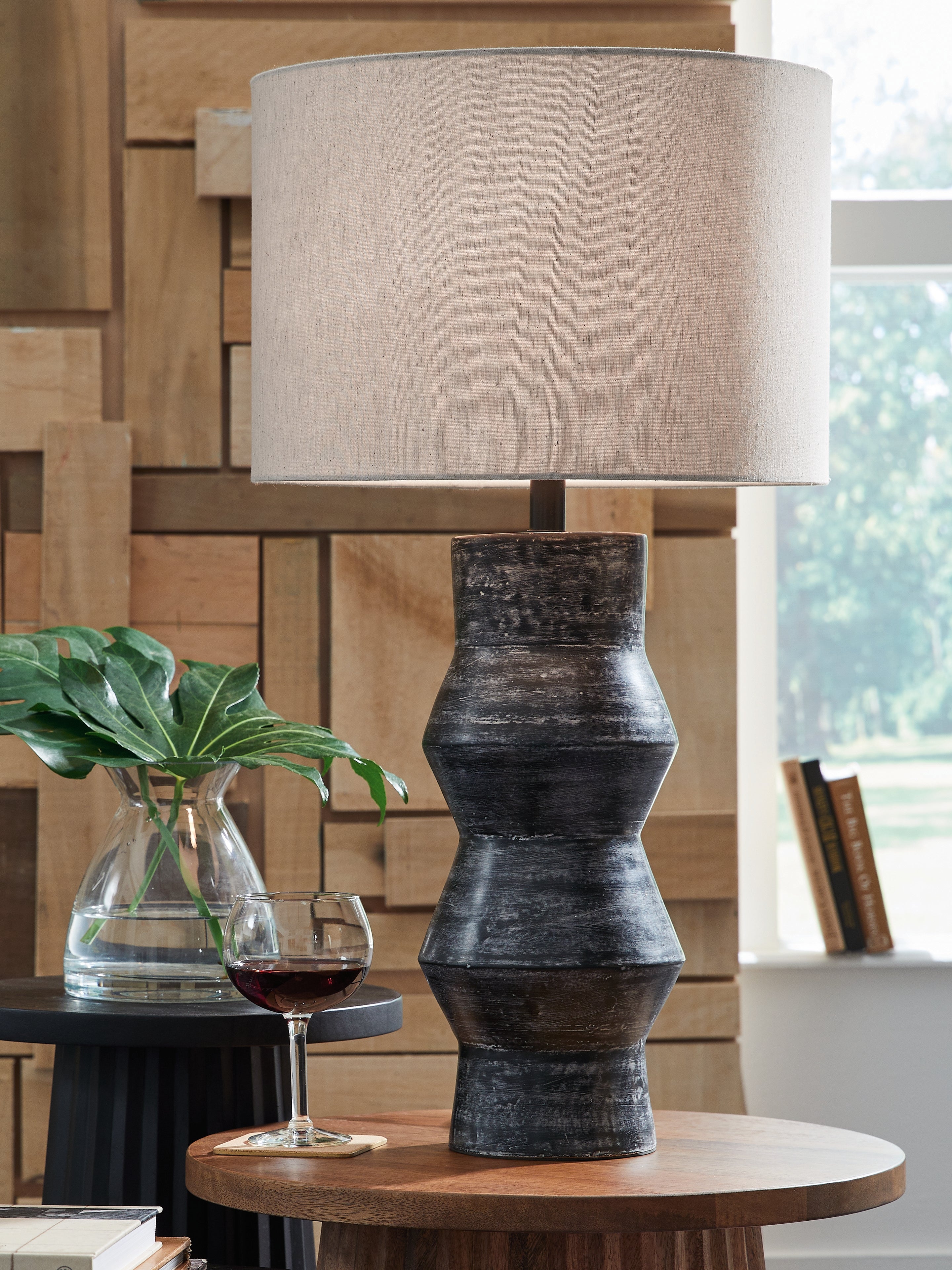 A2Z Furniture - Ashley Furniture - Kerbert Lighting - 2-Piece Lamp Set / Distressed Black - L100824X2