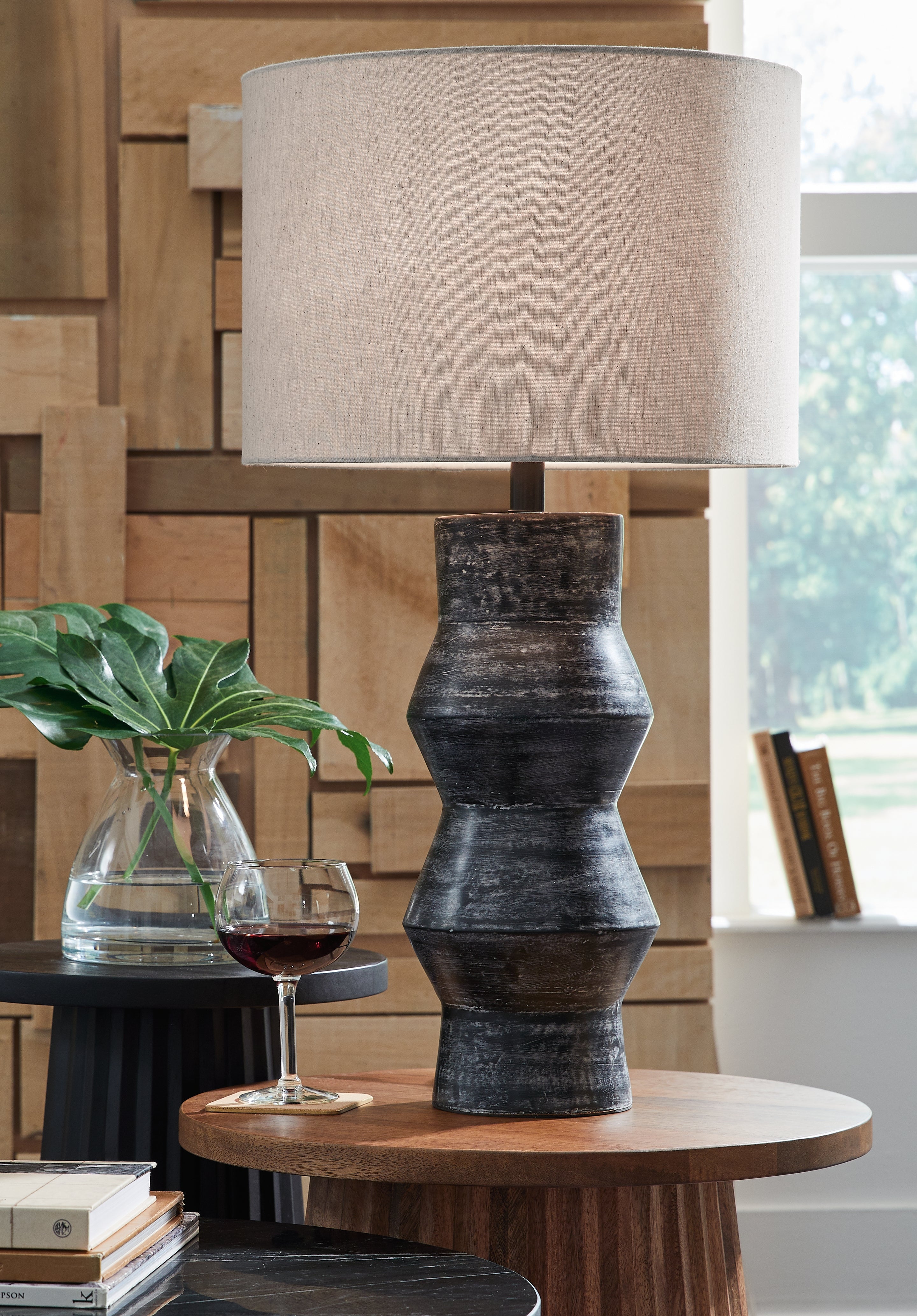 A2Z Furniture - Ashley Furniture - Kerbert Lighting - 2-Piece Lamp Set / Distressed Black - L100824X2
