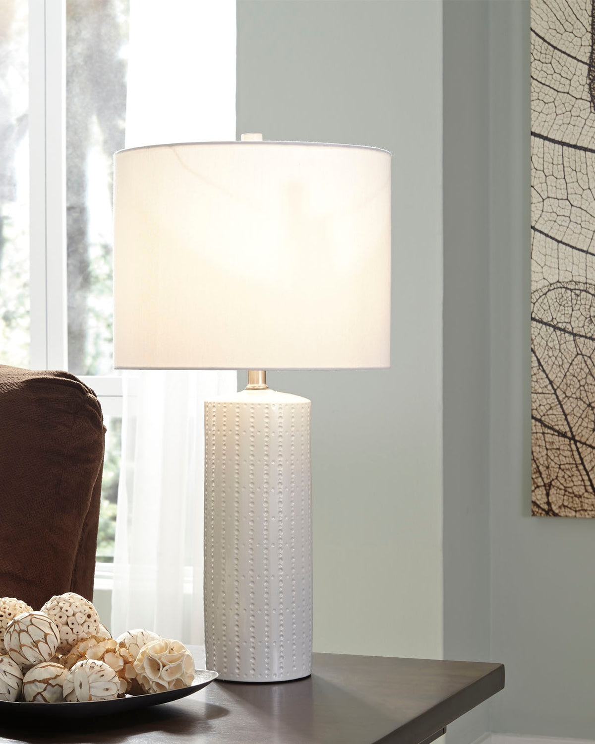 A2Z Furniture - Ashley Furniture - Steuben Lighting - Ceramic Table Lamp (Set of 2) / White - L177904