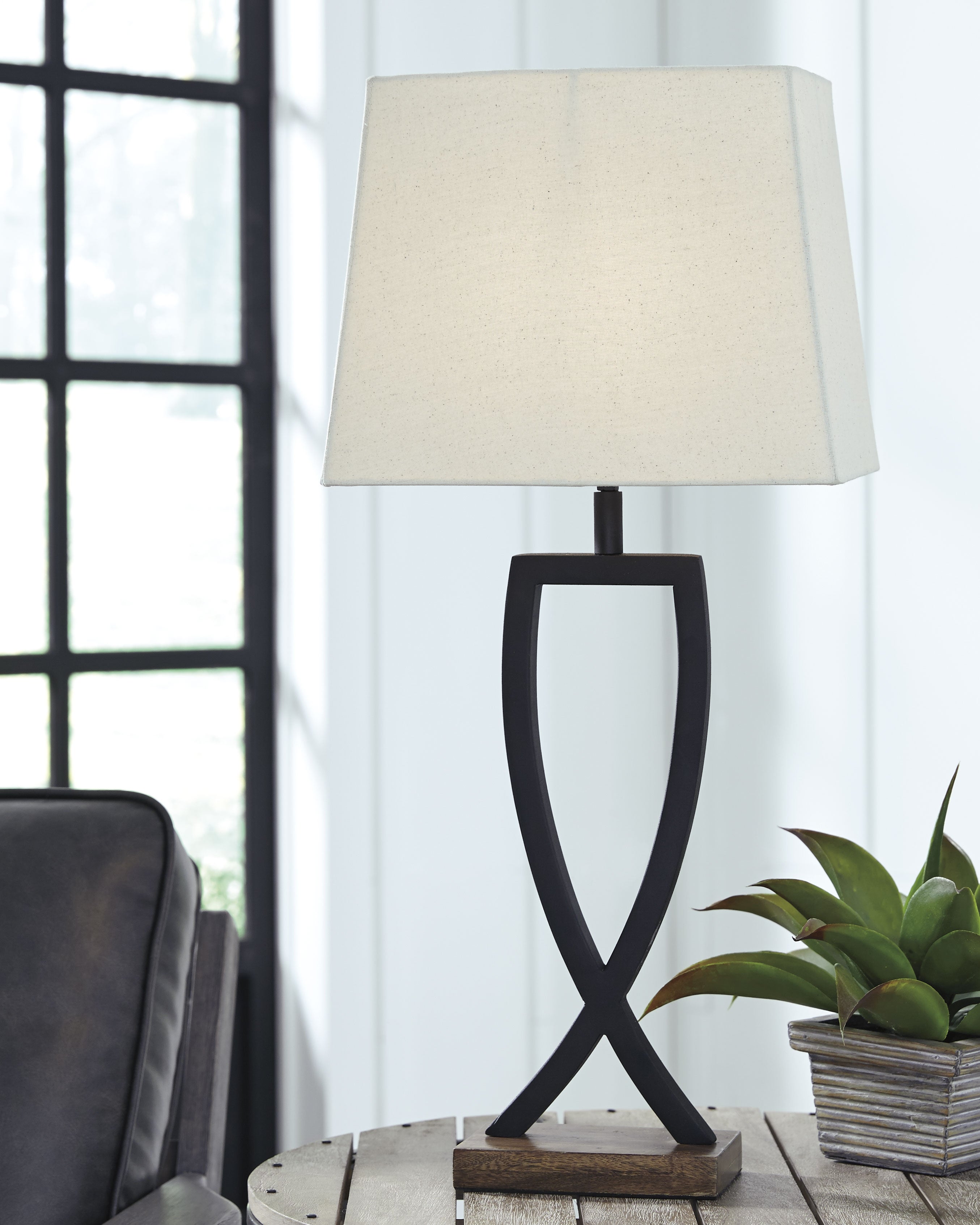 A2Z Furniture - Ashley Furniture - Makara Lighting - Metal Table Lamp (Set of 2) / Black/Brown - L204174