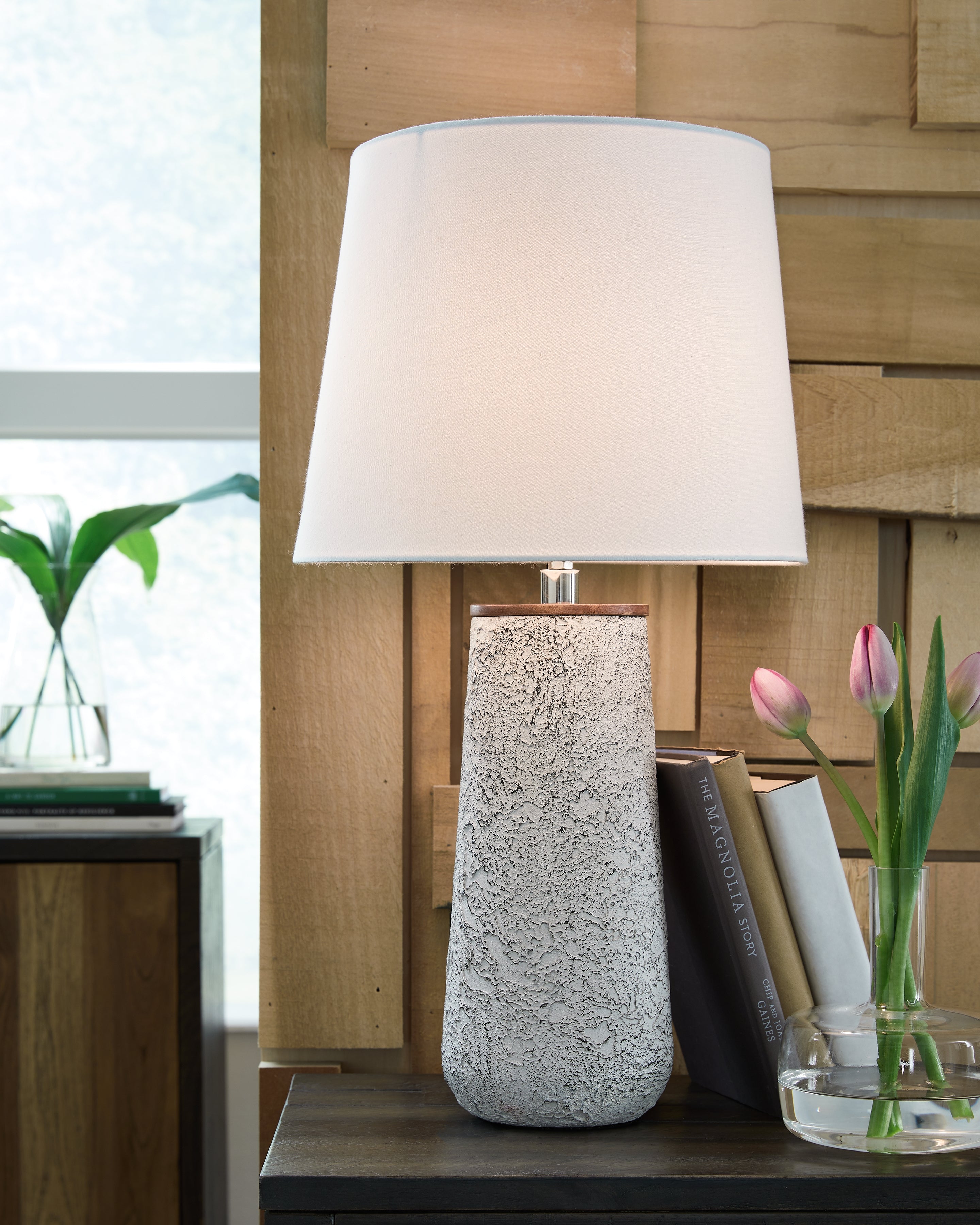 A2Z Furniture - Ashley Furniture - Chaston Lighting - Metal Table Lamp (Set of 2) / Antique White - L204464