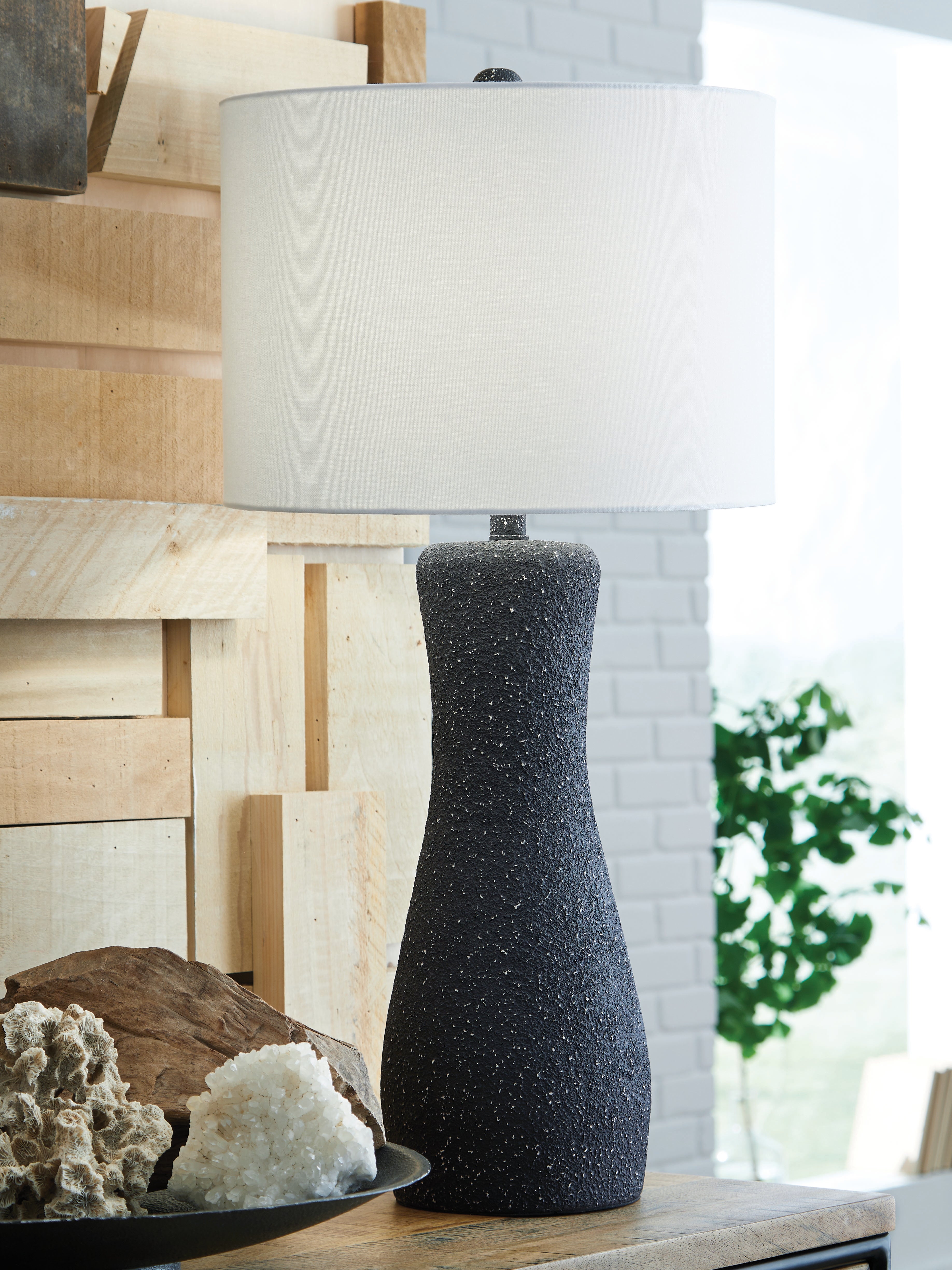 A2Z Furniture - Ashley Furniture - Maykins Lighting - Metal Table Lamp (1/CN) / Black - L207634