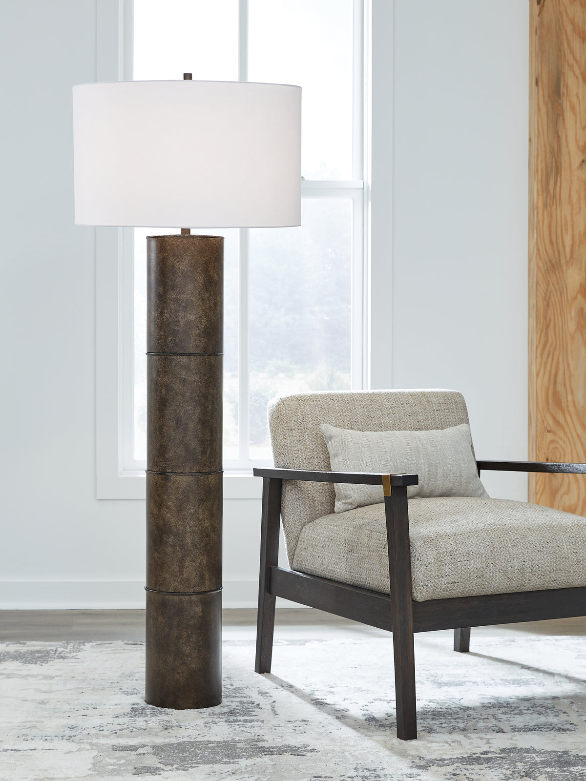 A2Z Furniture - Ashley Furniture - Jebson Lighting - Metal Floor Lamp (1/CN) / Dark Bronze Finish - L235791