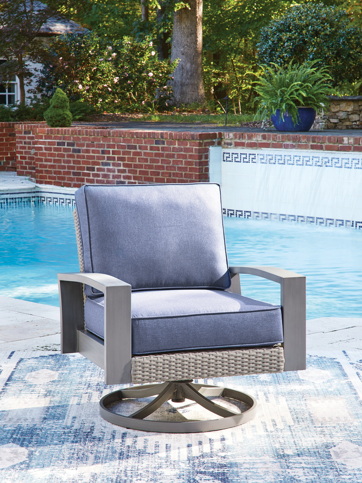 A2Z Furniture - Ashley Furniture - Half Moon Beach Outdoor - Swivel Lounge w/ Cushion - PCP418-821