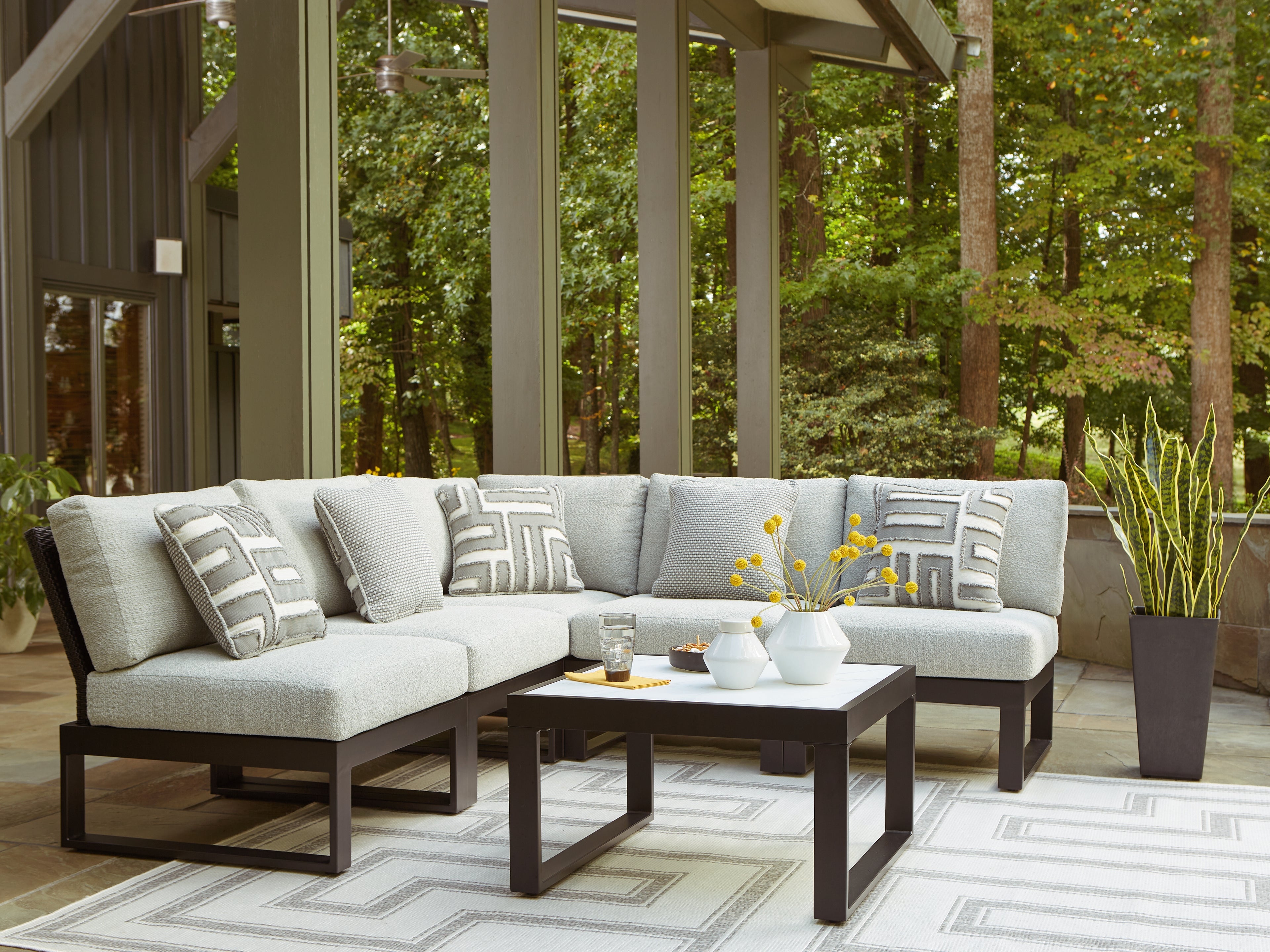 A2Z Furniture - Ashley Furniture - Beachloft Outdoor - 6-Piece Outdoor Sectional / Black - P490P1
