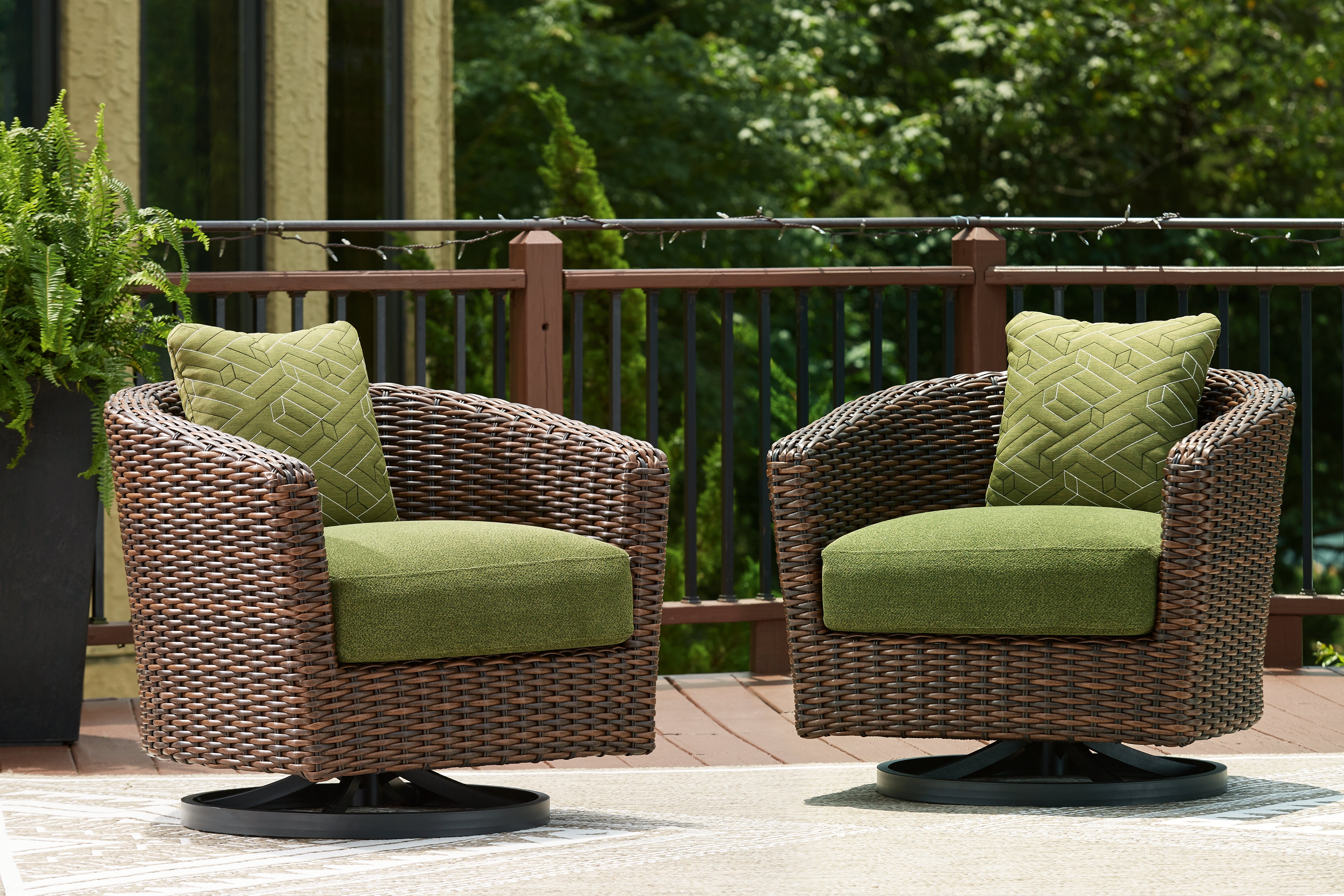 A2Z Furniture - Ashley Furniture - Horizon Hall Outdoor - Swivel Lounge w/ Cushion / Brown/Green - P572-821