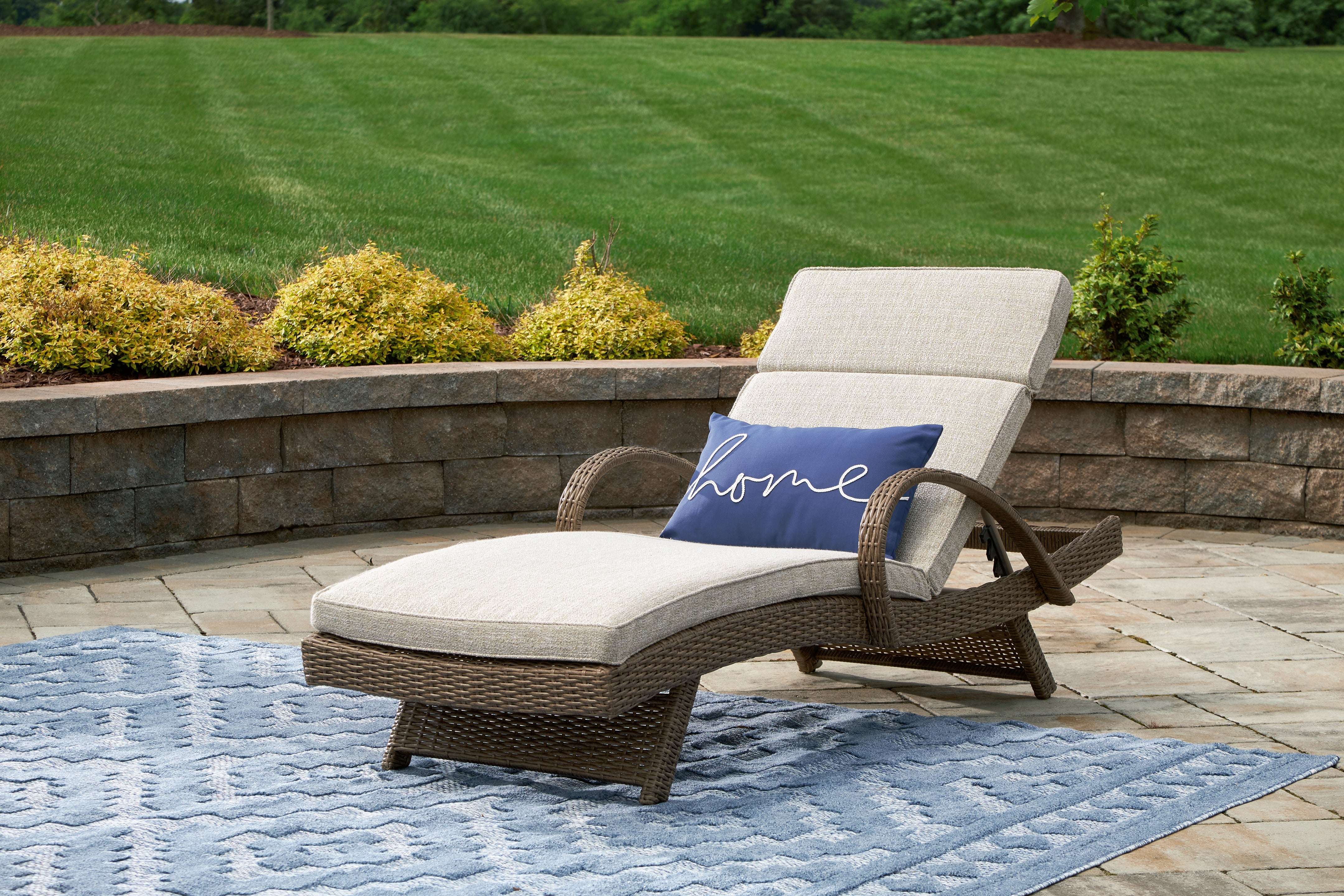 A2Z Furniture - Ashley Furniture - Beachcroft Outdoor - Chaise Lounge with Cushion / Beige - P791-815