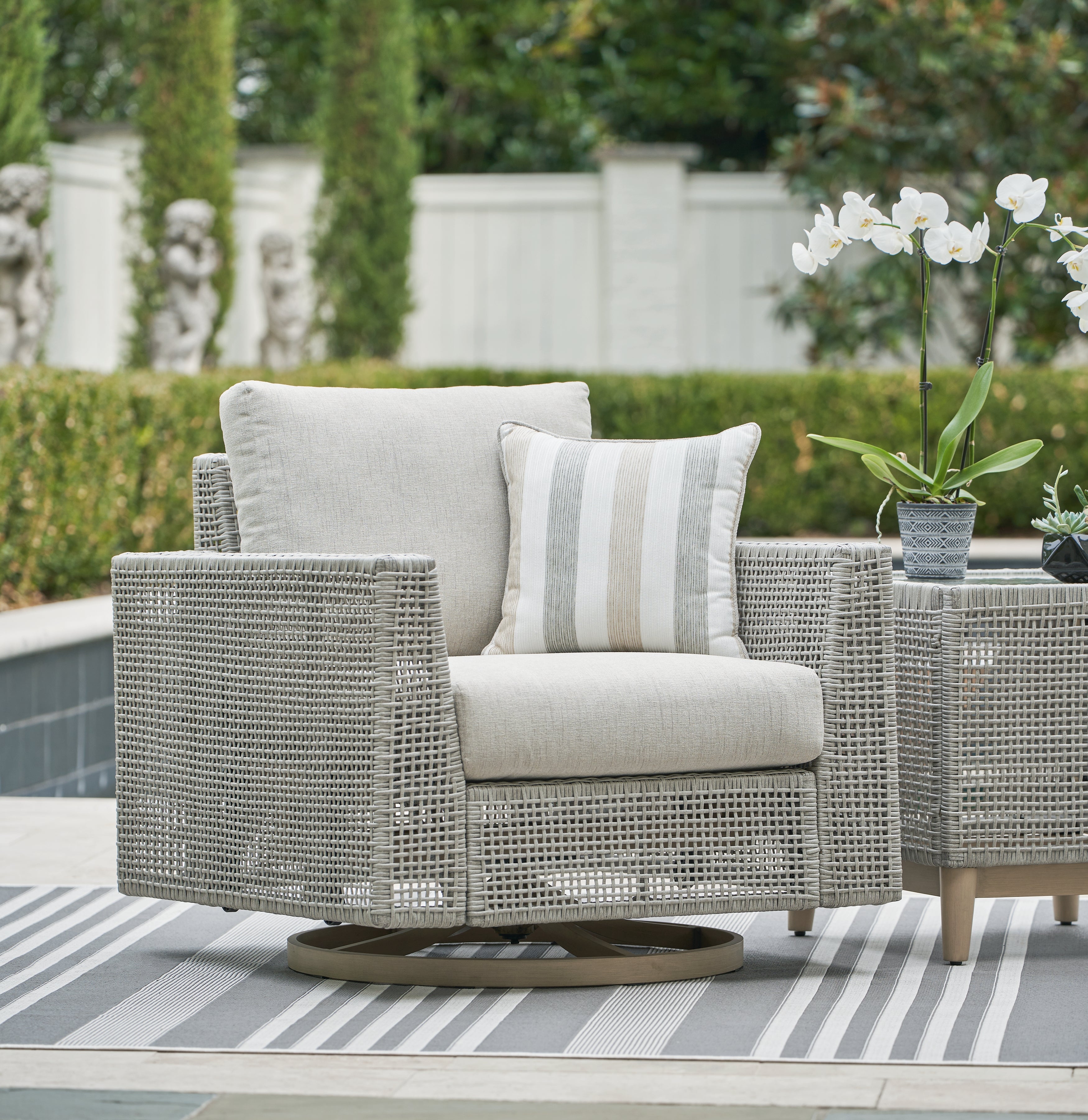 A2Z Furniture - Ashley Furniture - Seton Creek Outdoor - Swivel Lounge w/ Cushion / Gray - P798-821