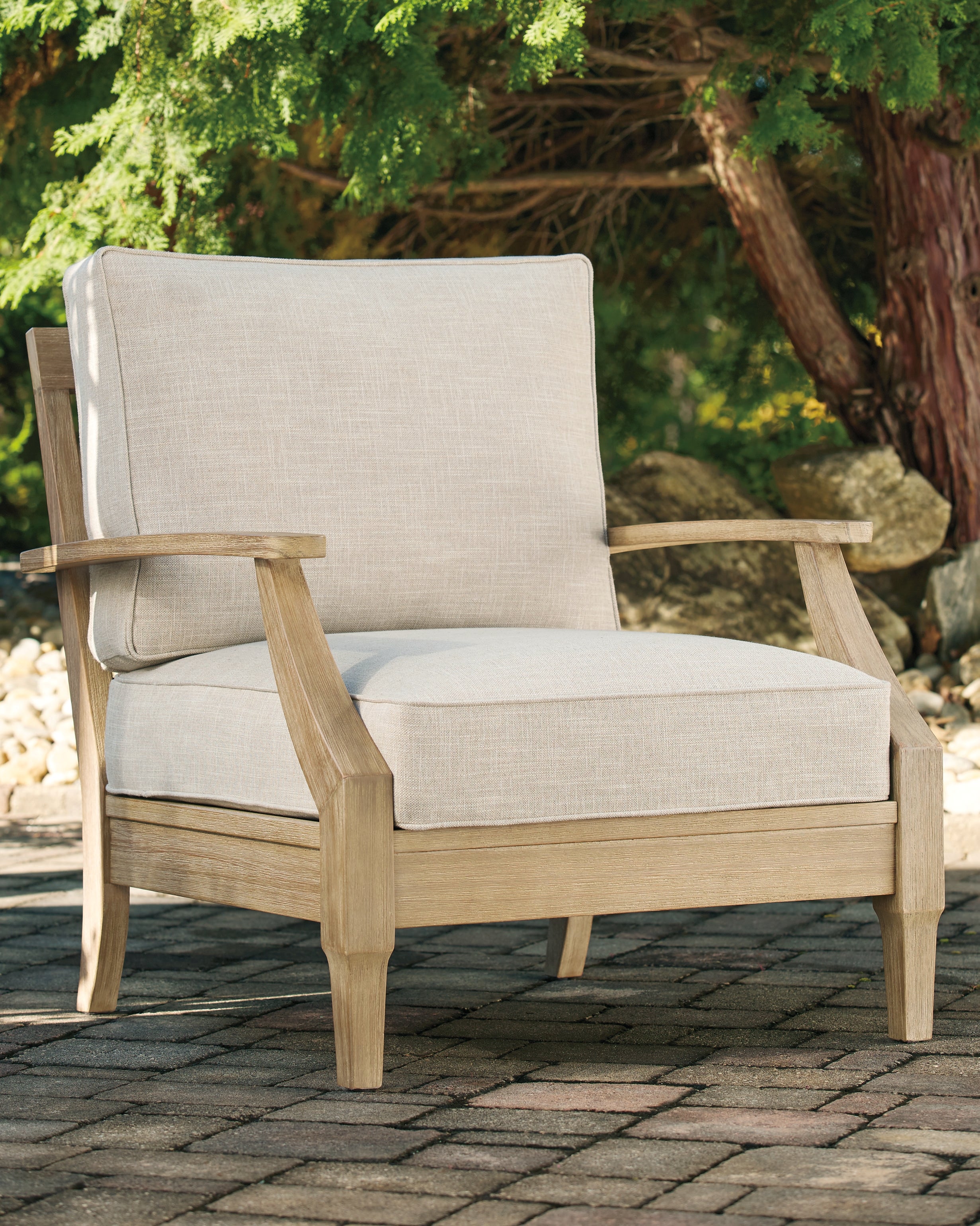 A2Z Furniture - Ashley Furniture - Clare View Outdoor - Lounge Chair w/Cushion (1/CN) / Beige - P801-820