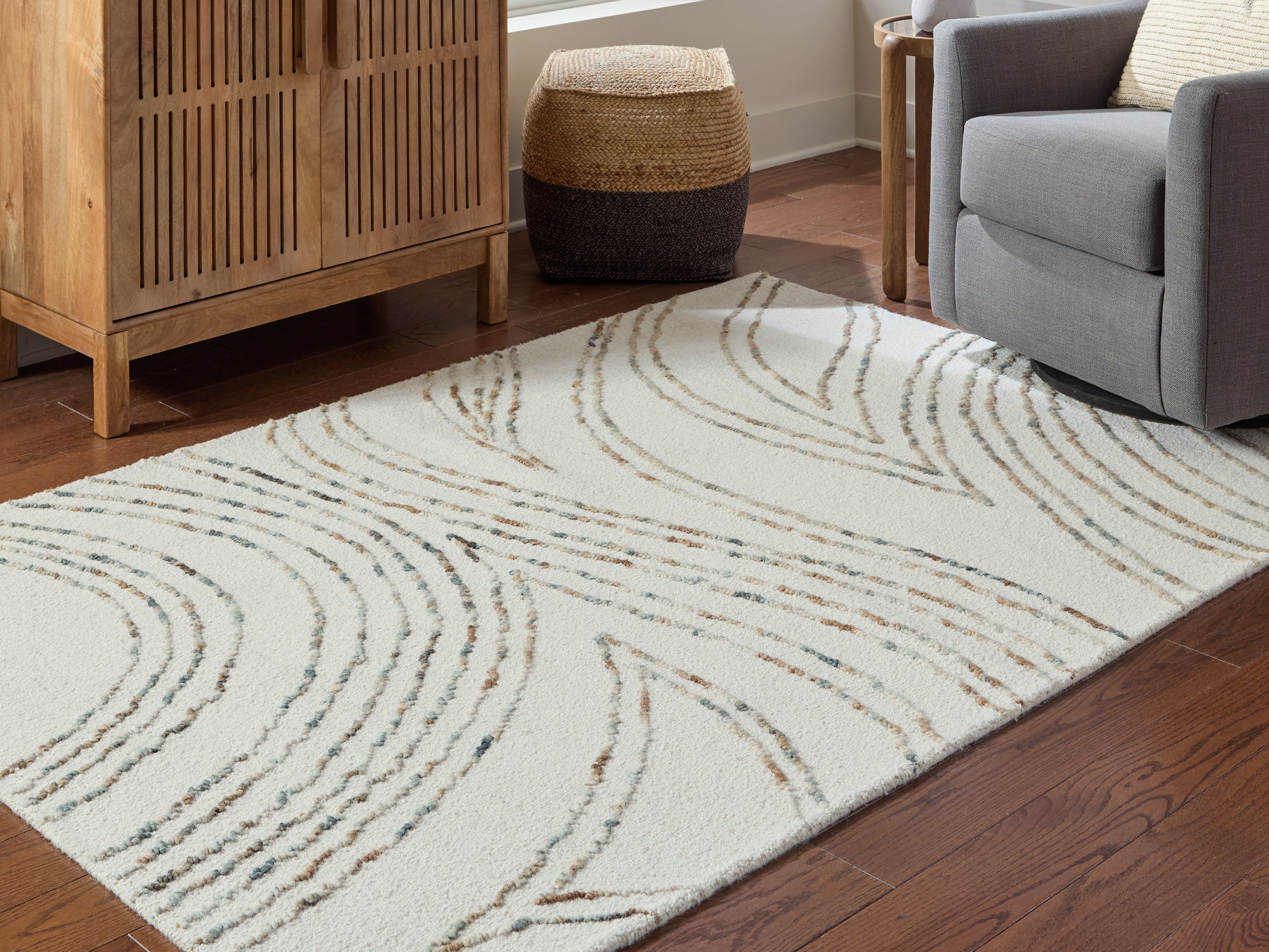 A2Z Furniture - Ashley Furniture - Deenbury Rug - 5' x 7' Area Rug / Ivory/Green/Brown - R407862